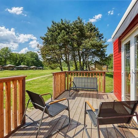 Rode Tiny House Met Zwembad Villa Zeewolde Exteriör bild