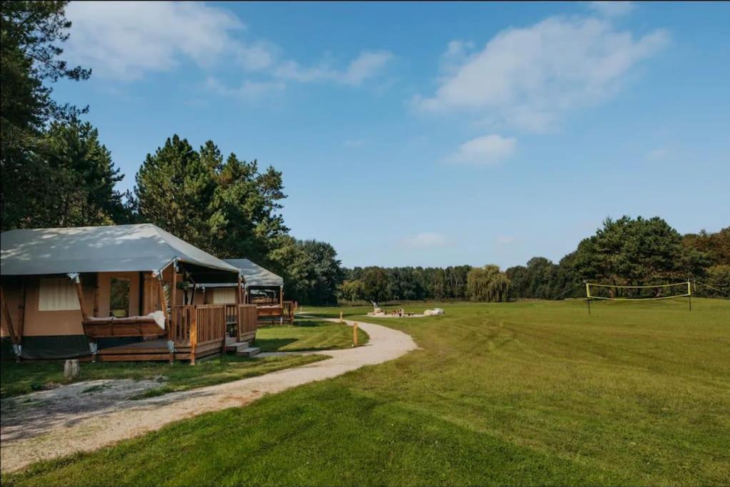 Rode Tiny House Met Zwembad Villa Zeewolde Exteriör bild