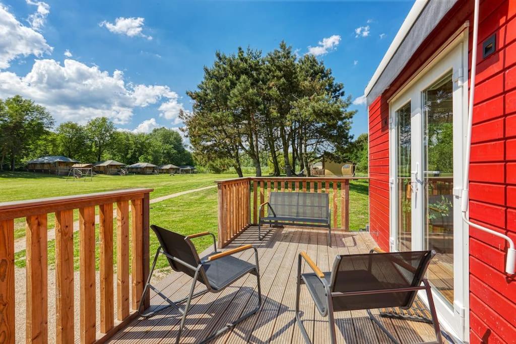 Rode Tiny House Met Zwembad Villa Zeewolde Exteriör bild