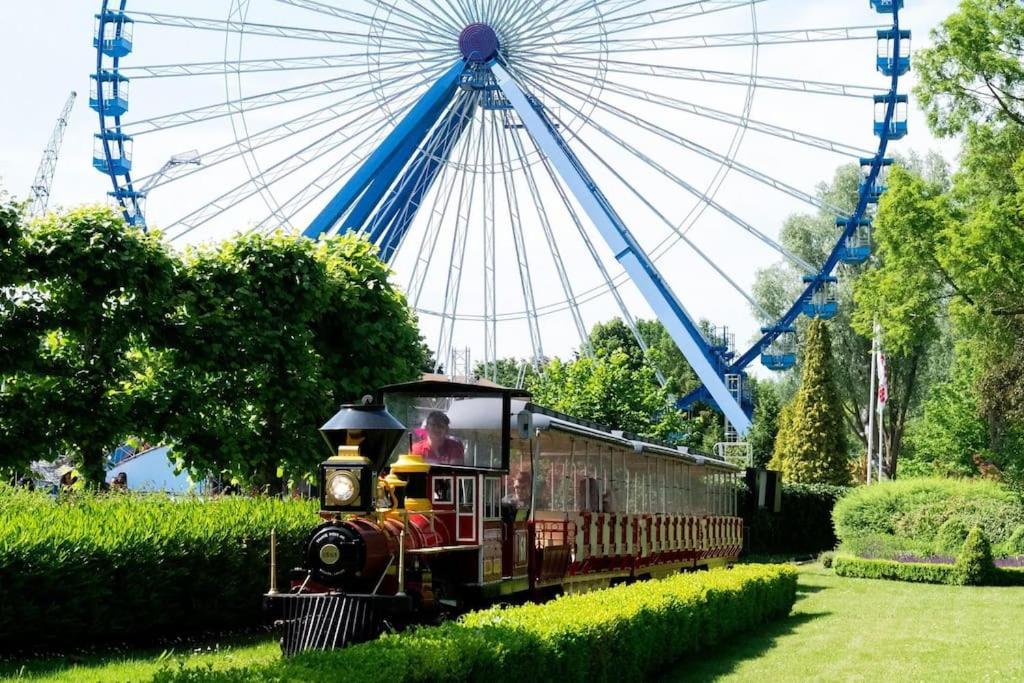 Rode Tiny House Met Zwembad Villa Zeewolde Exteriör bild