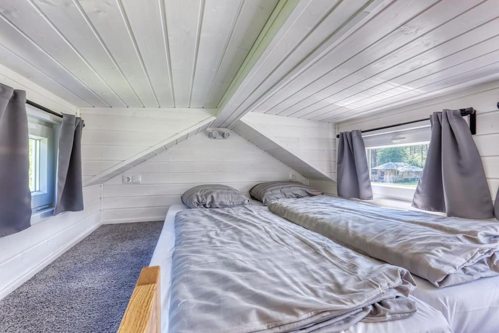 Rode Tiny House Met Zwembad Villa Zeewolde Exteriör bild